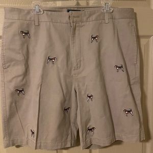 Mens Chaps Chino shorts beagle embroidered size 40 waist, 8 inch inseam EUC